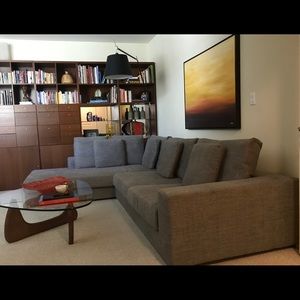 eft Chaise Sectional Sofa (Gray).  Local Pick-Up